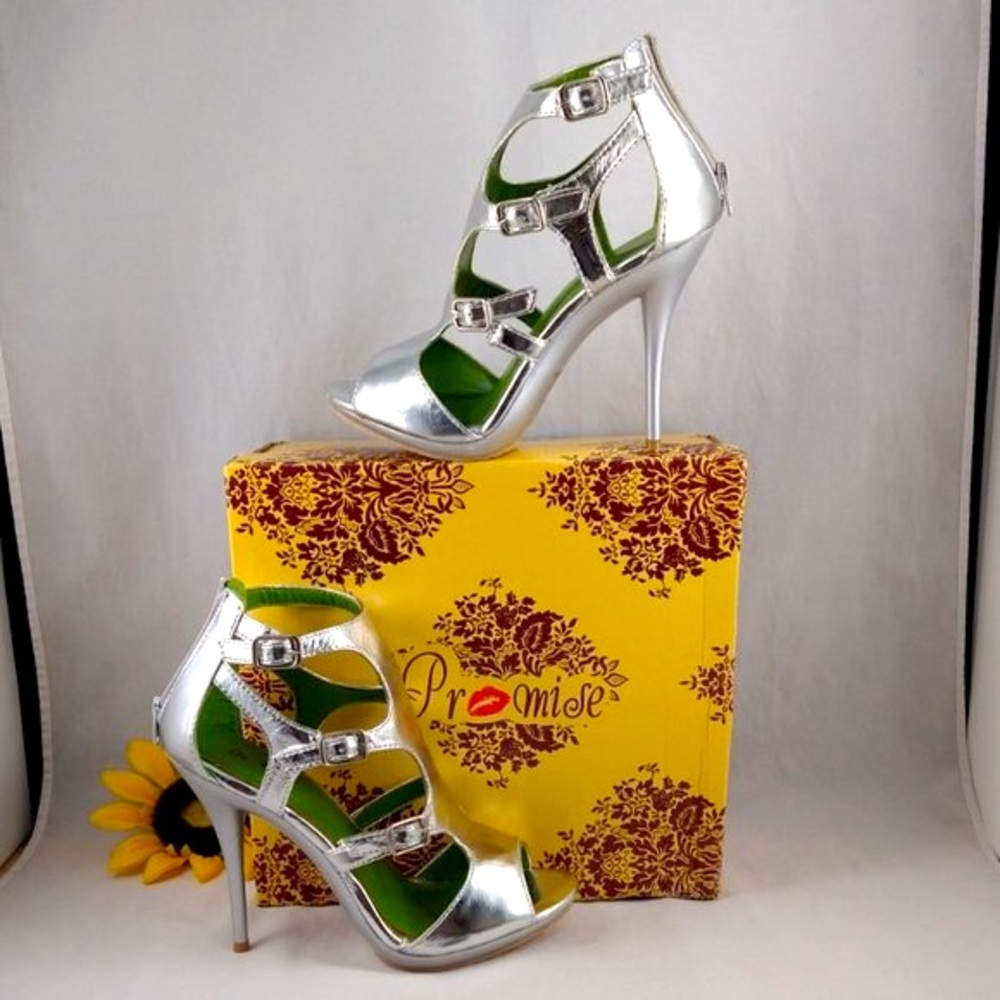 NWT PU Curves Caged Ankle Heel Metallic Silver 7.5